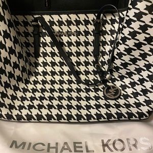 Michael Kors Houndstooth Large Tote